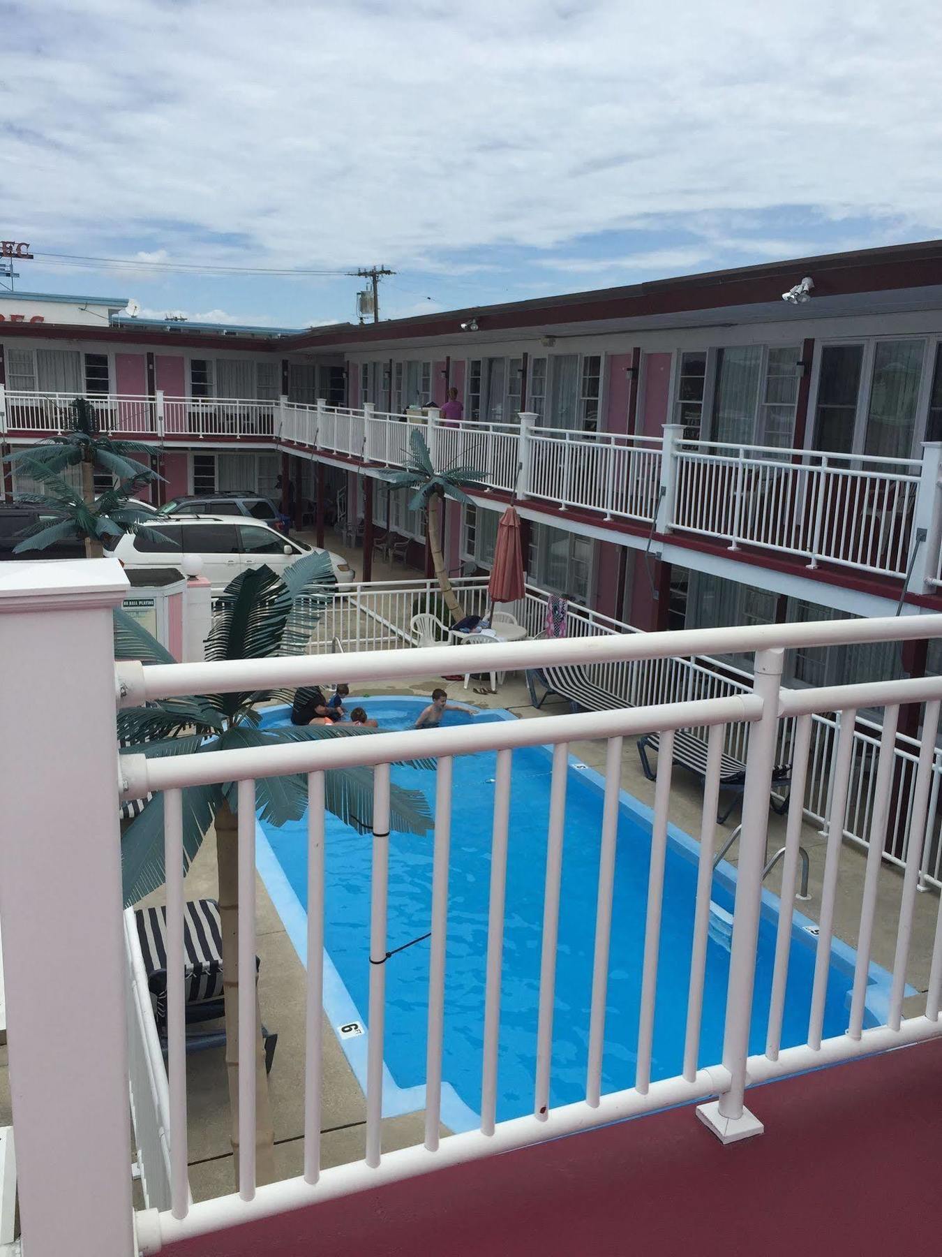 Skylark Resort Motel Wildwood Eksteriør billede
